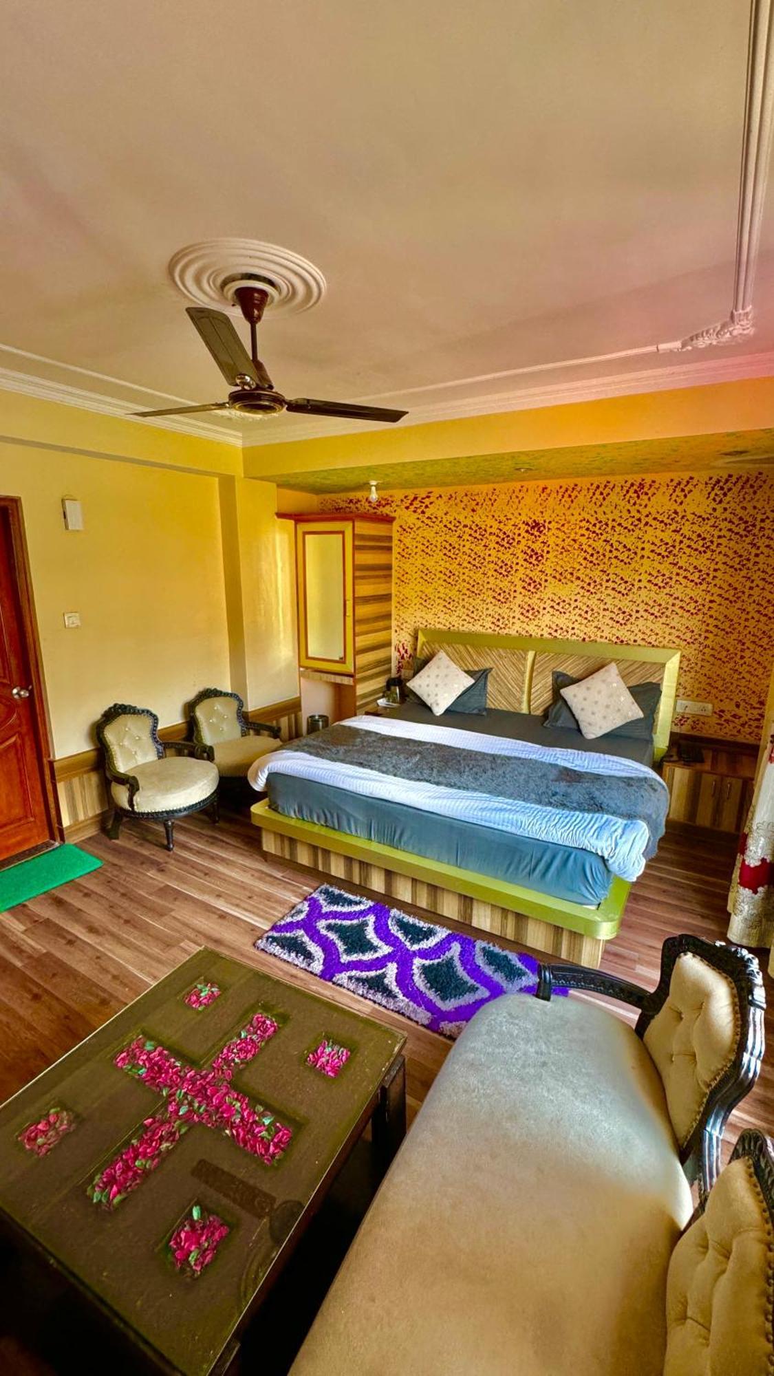 Hotel Apple Regency Shimla Eksteriør bilde