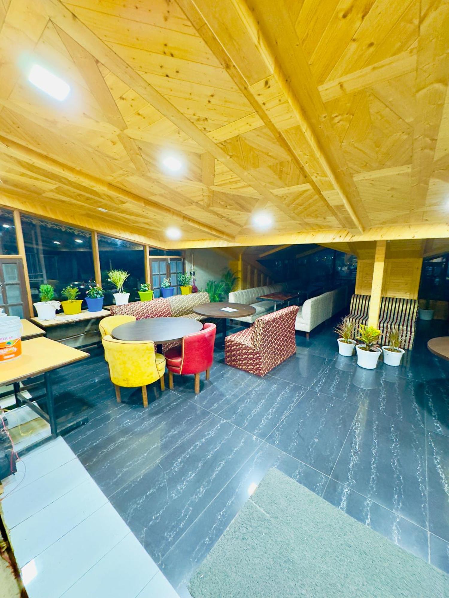 Hotel Apple Regency Shimla Eksteriør bilde